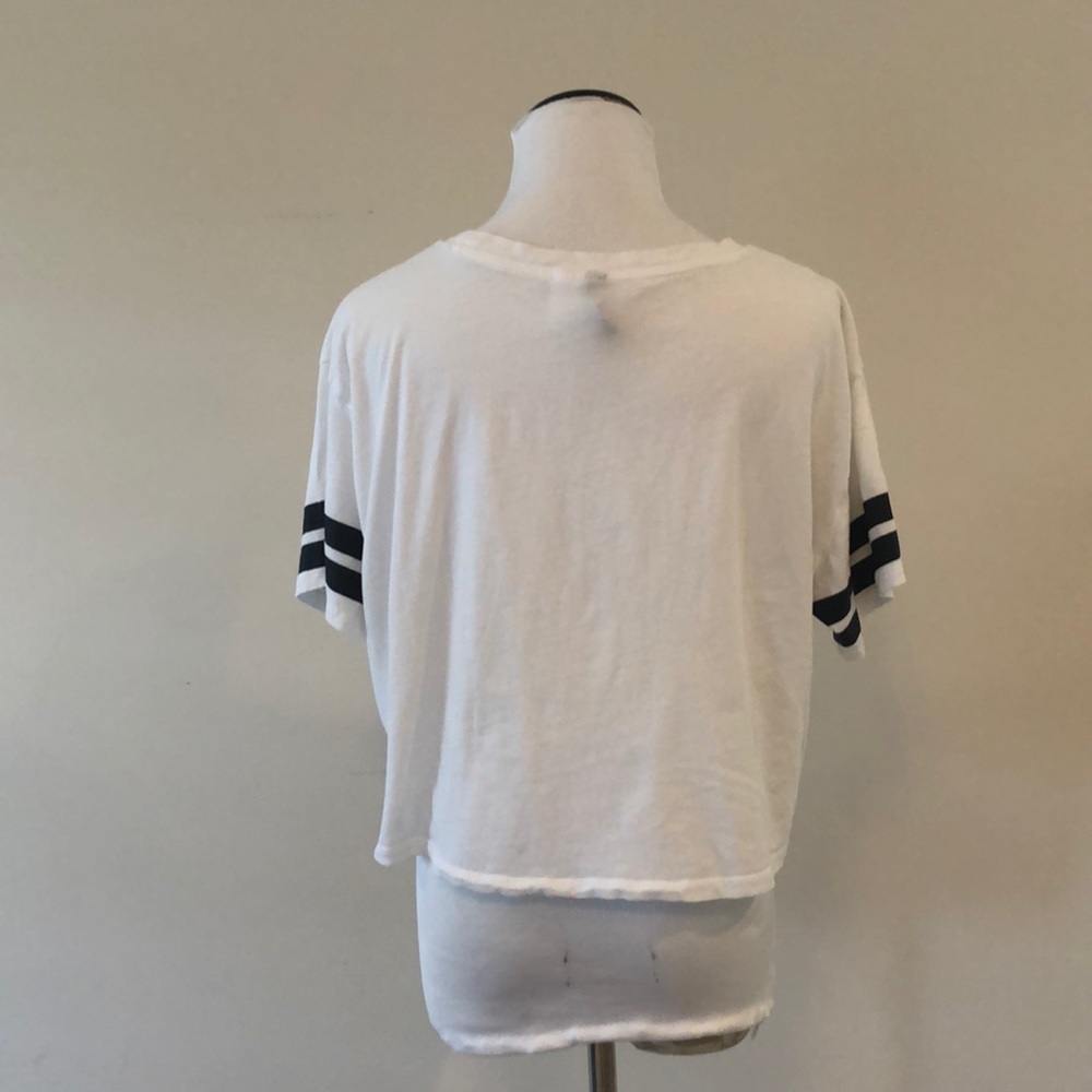 H&M Divided Crop Tee - Picture 2 of 5